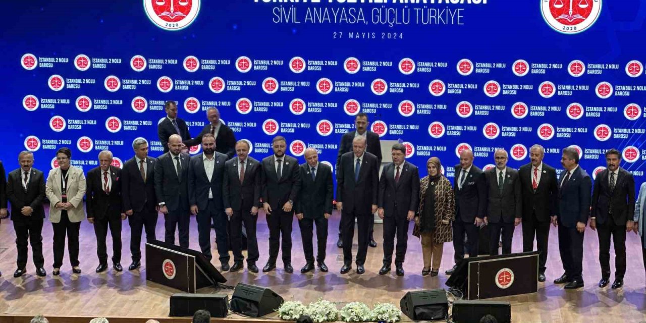 Cumhurbaşkanı Erdoğan: "Çerçevesini Darbecilerin Çizdiği Sorunlu Anayasa İle Yola Devam Edemeyiz"