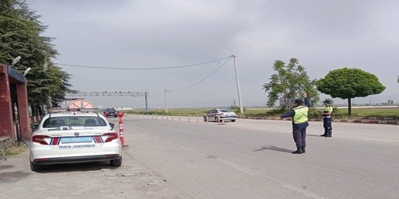 Jandarma 334 Sürücüye 874 Bin 923 Tl Para Cezası Kesti