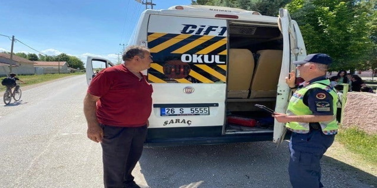 Jandarma 51 Okul Servisini Kontrol Etti