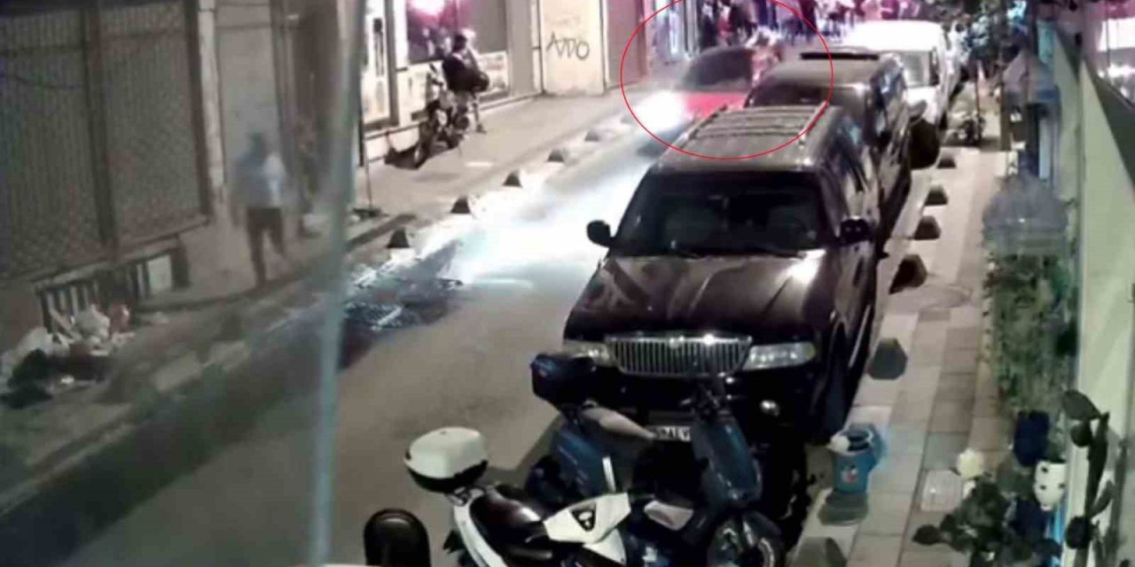 Bayrampaşa’da Şampiyonluğu Kutlayan Taraftara Çarpıp Kaçtı, O Anlar Güvenlik Kamerasına Yansıdı
