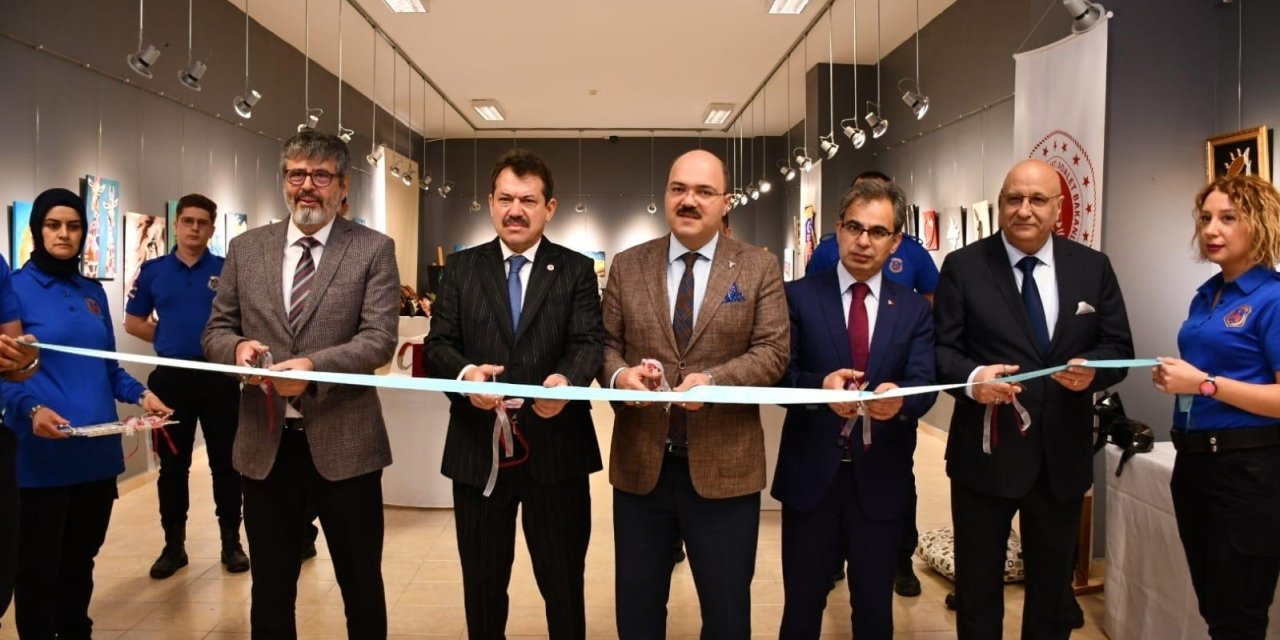 Tutuklu Ve Hükümlülerin El Emeği Göz Nuru Sergisi Açıldı