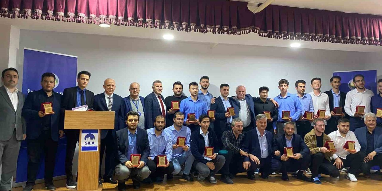 Üniversite Öğrencilerinin Mezuniyet Coşkusu: Yazar Hayati İnanç İle Buluştular