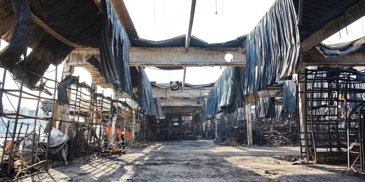 Rusya’nın Vurduğu Hipermarkette Can Kaybı 18’e Yükseldi