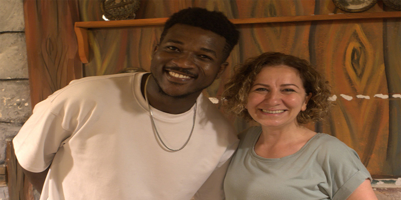 Ganalı doktor adayı, horon oynadığı videolarıyla Karadeniz kültürünü tanıtıyor