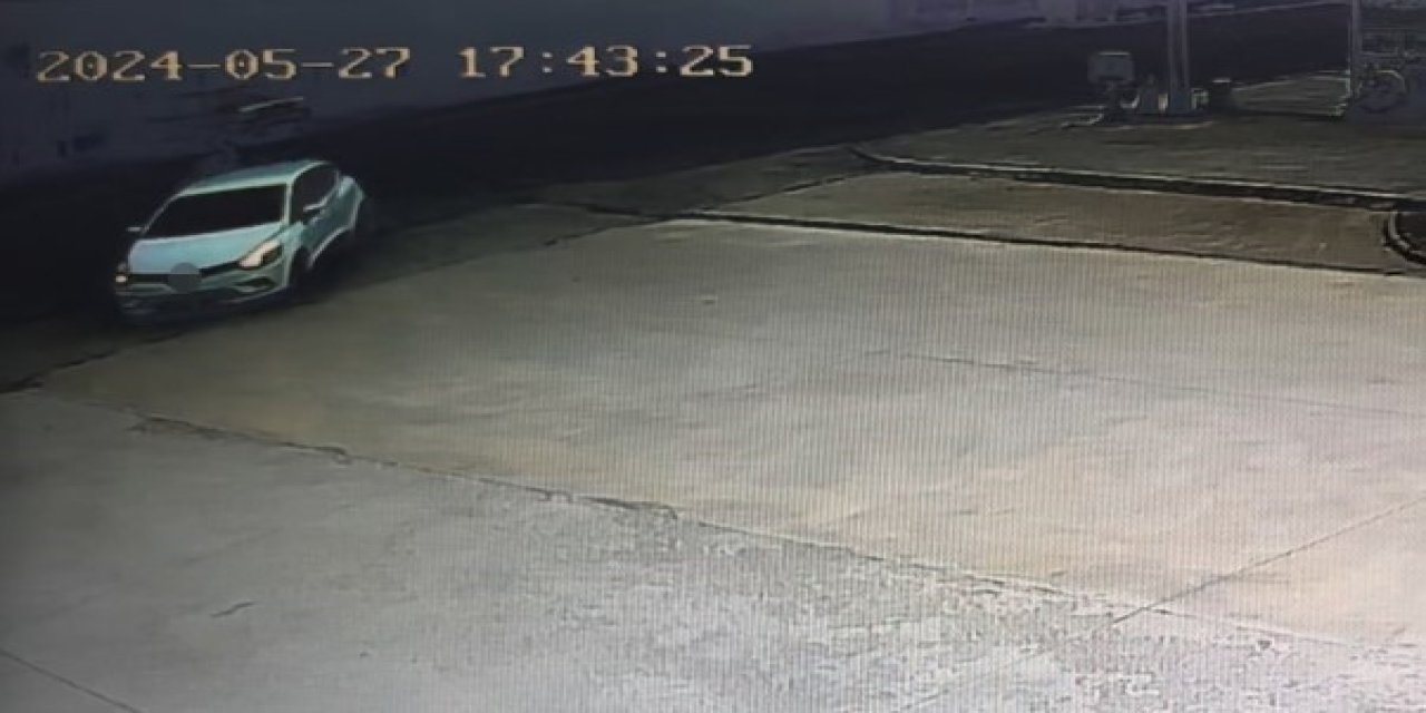 Siteye Girmek İsteyen Otomobile Motosiklet Çarptı: 1 Yaralı