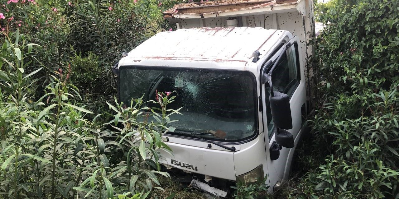 Adana’da Kamyon İle Otomobil Çarpıştı: 1 Yaralı