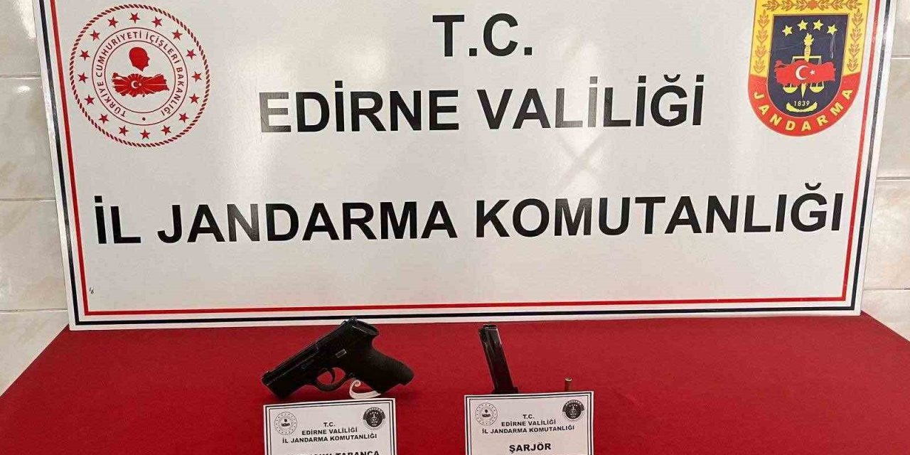 Enez’de Jandarmanın Uygulamasında Tabanca Ele Geçirildi