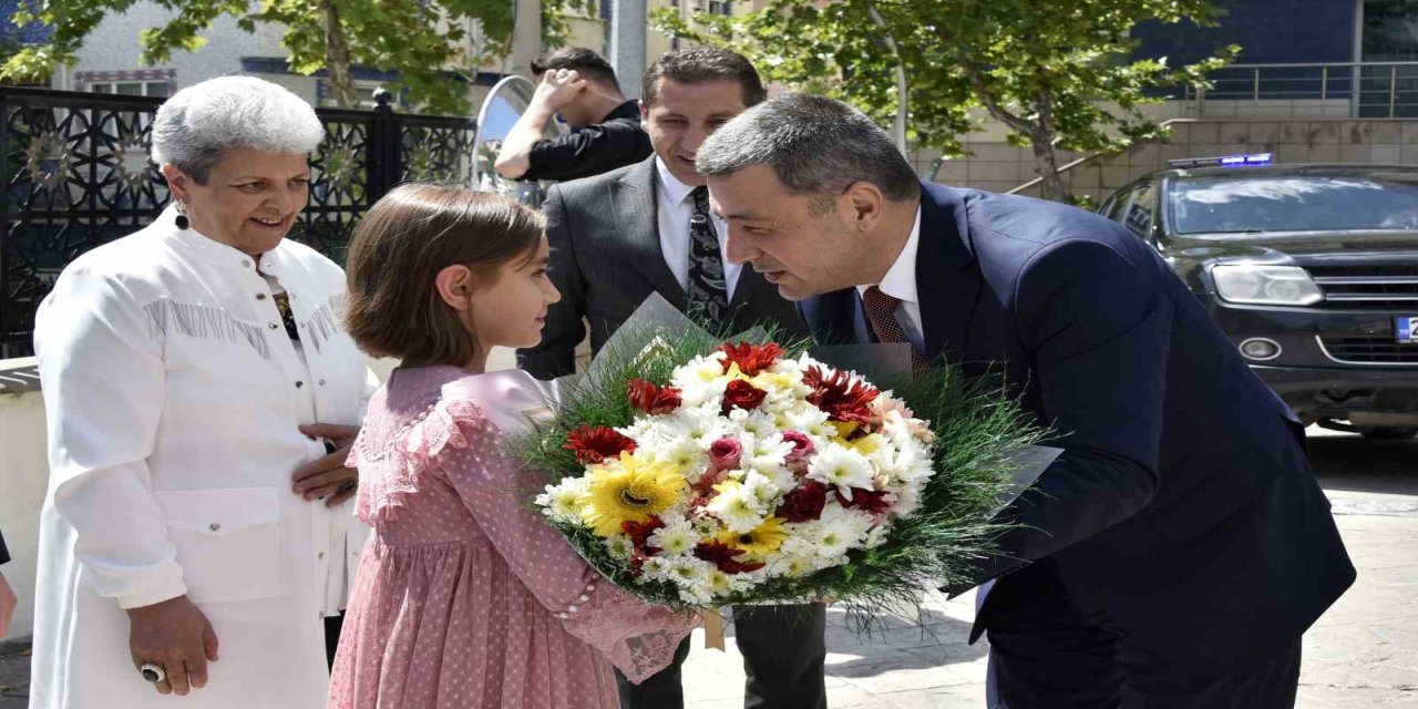 Gümüşhane’nin yeni Valisi Alper Tanrısever görevine başladı