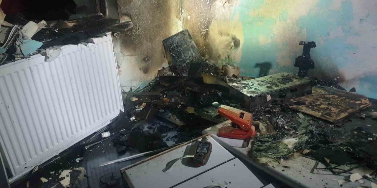 Orhaneli İlçe Tarım Ve Bölge Müdürlüğü’nde Çıkan Yangın Söndürüldü