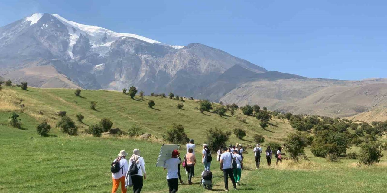 Iğdır Üniversitesi Çevreye Duyarlı Bireyler Yetiştiriyor