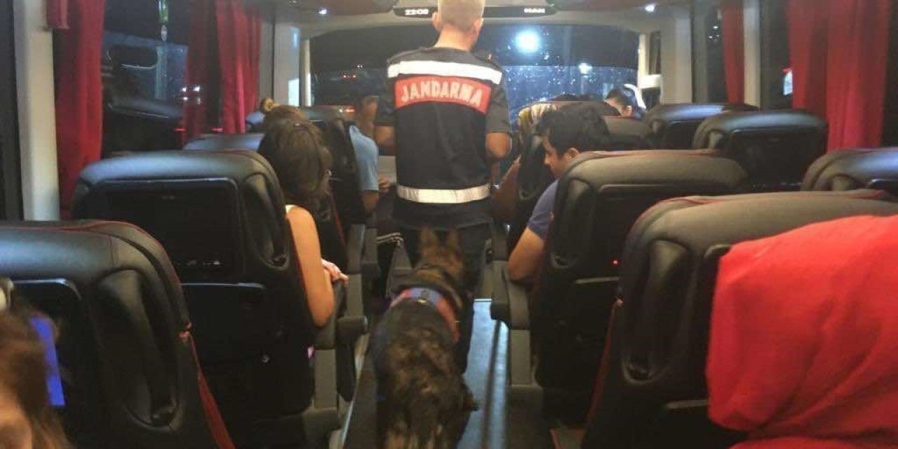 Uyuşturucu İle Seyahati Jandarma Engelledi