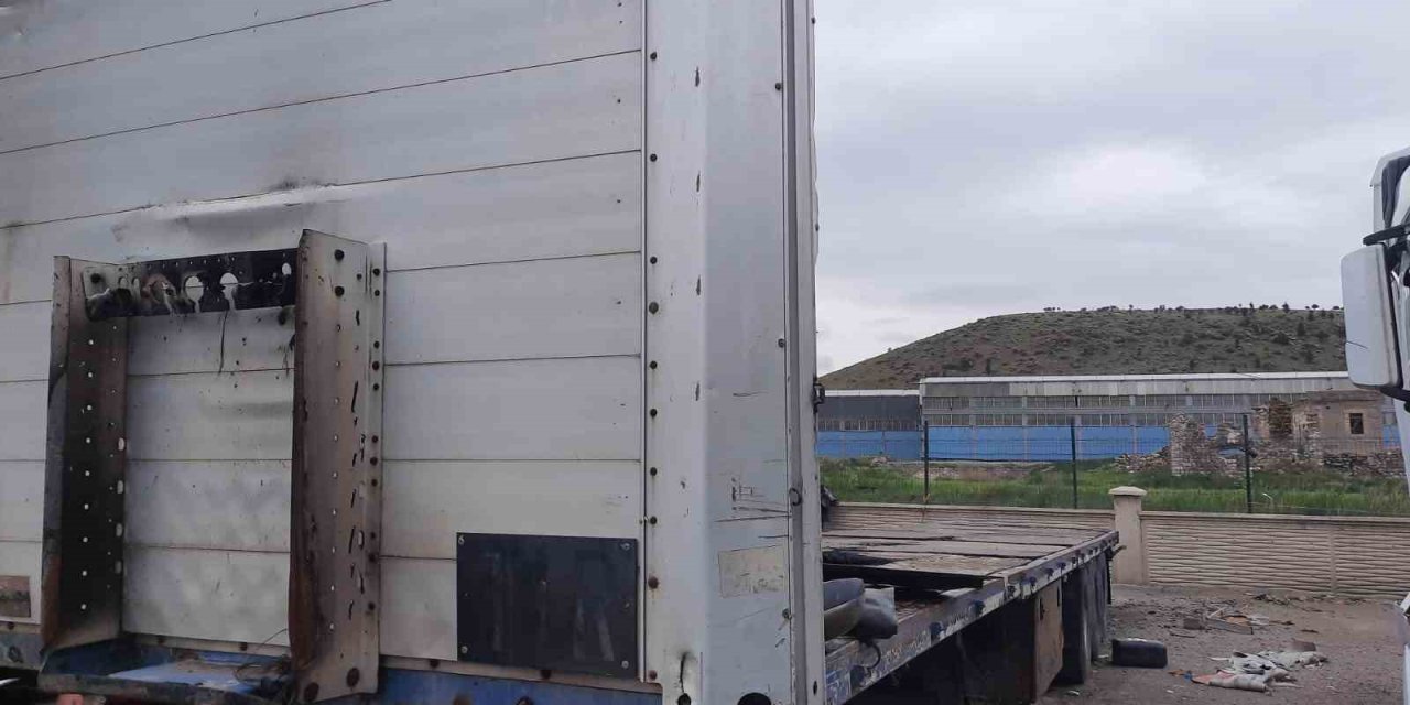 ‘Change’ Edilerek Şasi Numarası Değiştirilen Tır Dorselerine El Konuldu