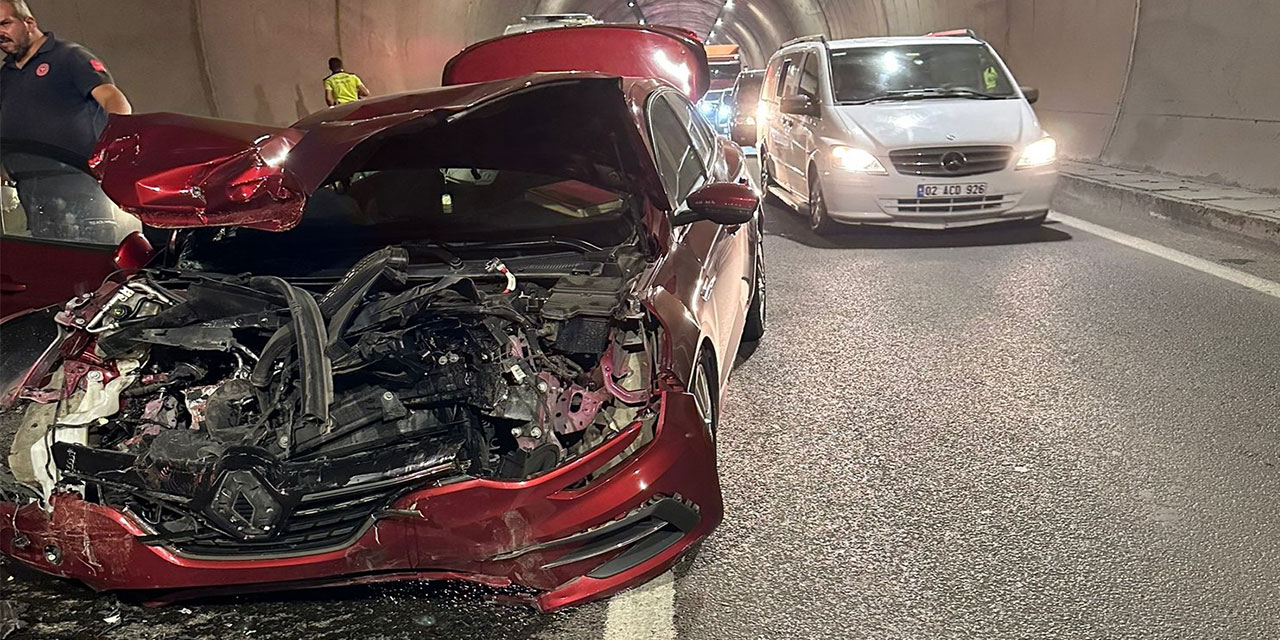 Trabzon'da tünelde iş makinesiyle çarpışan otomobilin sürücüsü hayatını kaybetti