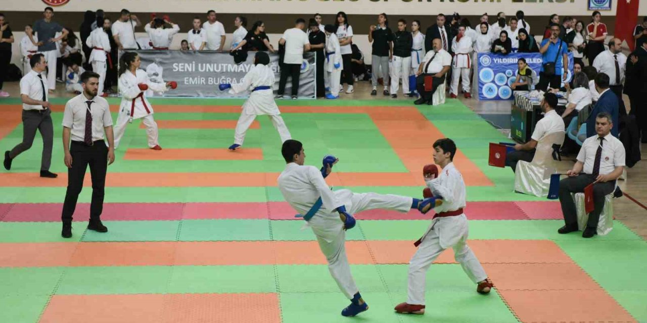Yldırım Belediyesi Karate Şampiyonasına Ev Sahipliği Yapıyor