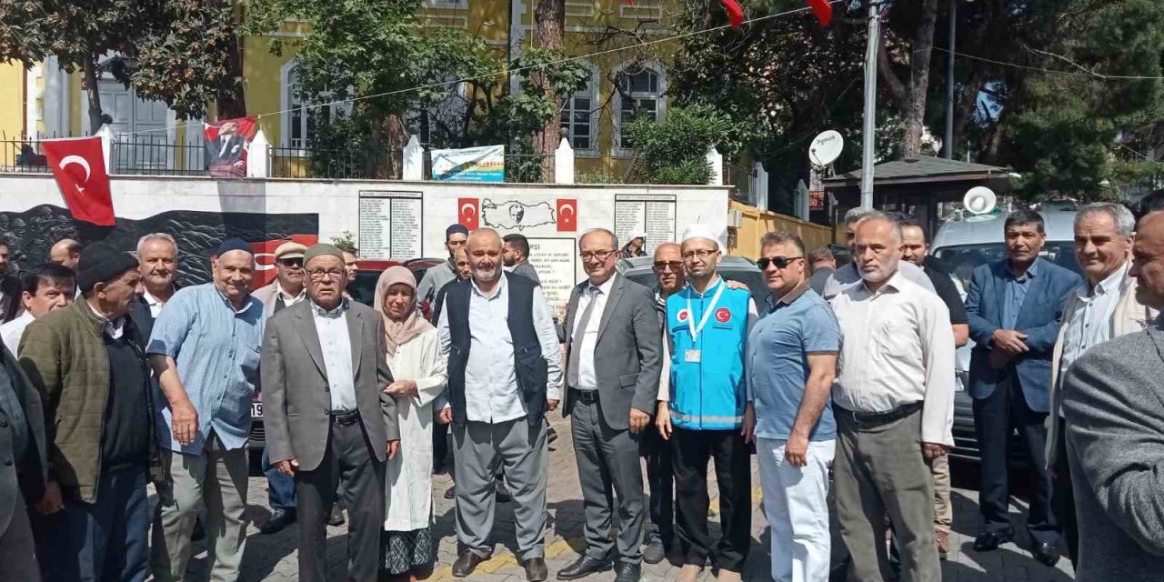 Hac Kafilesi Dualarla Uğurlandı