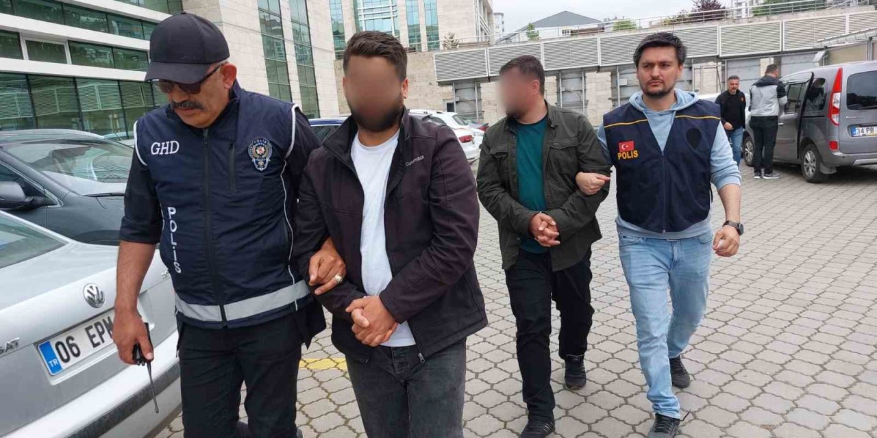 Samsun’da 5 Kaçak Göçmen Ele Geçirildi: 2 Göçmen Kaçakçısı Yakalandı