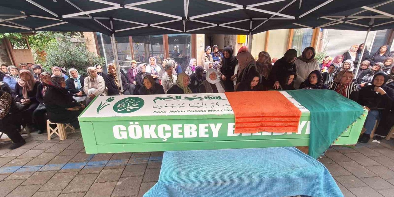 Kamyonun Altında Kalan Kadın Toprağa Verildi