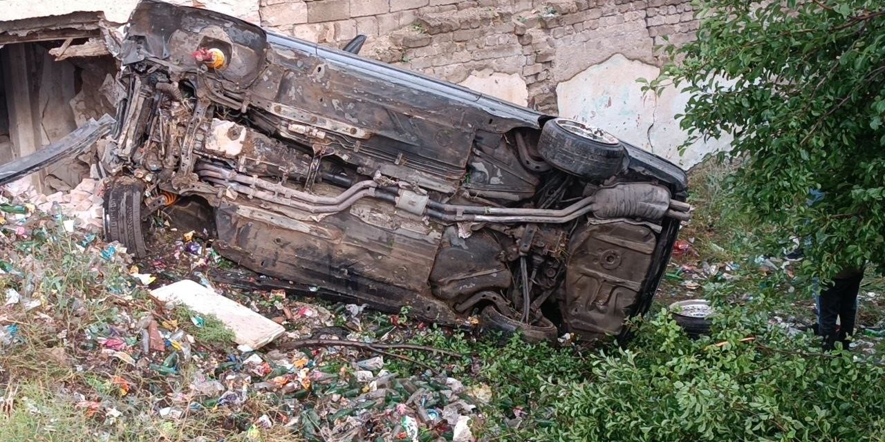 Takla Atan Otomobil Hurdaya Döndü: 3 Yaralı