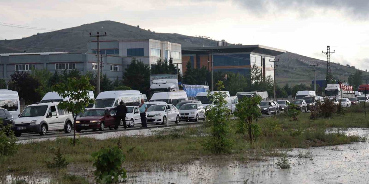 Nevşehir’de Sağanak Yağış Ulaşımı Olumsuz Etkiledi