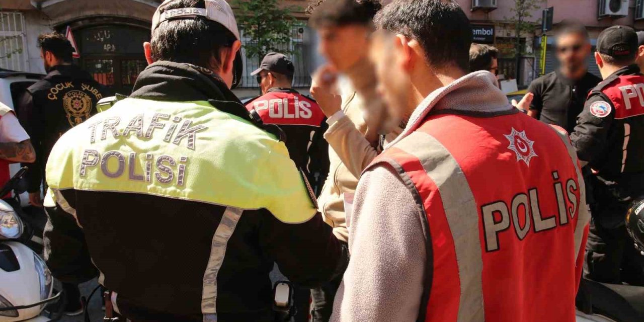 İstanbul Genelinde Yapılan Denetimlerde 3 Bin 708 Aranan Şahıs Yakalandı