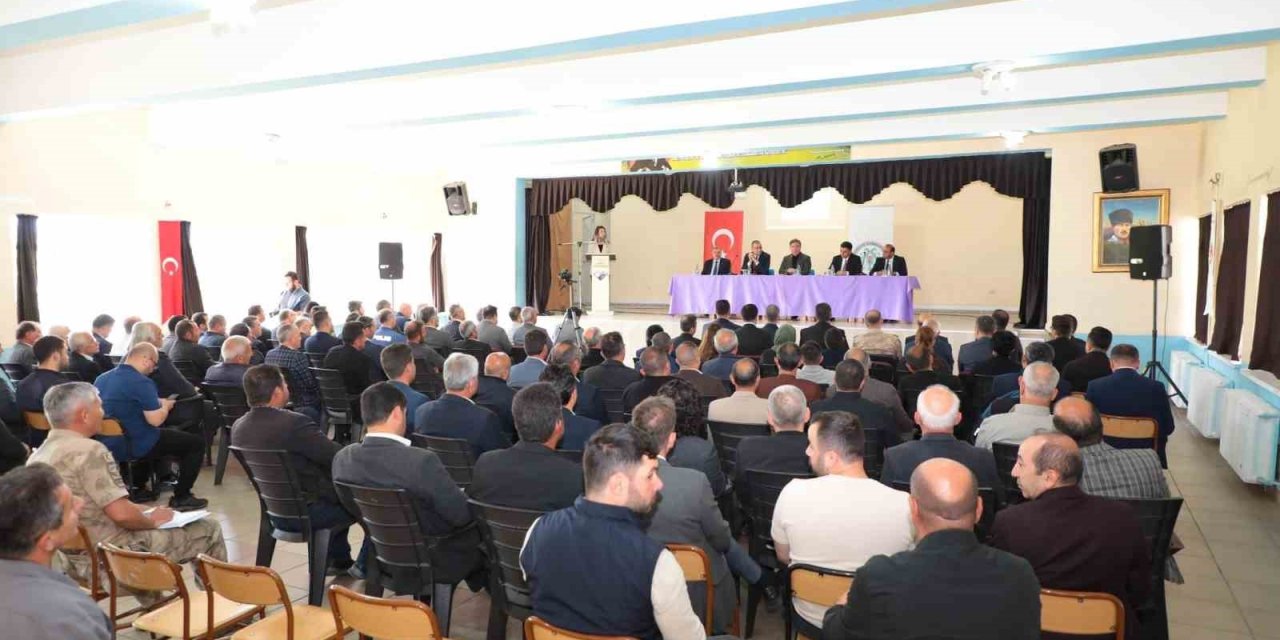 Üzümlü’de Muhtarlar Toplantısı