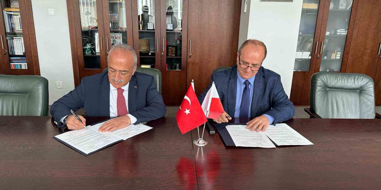 Rektör Çomaklı, Uluslararası İş Birliklerine Yenilerini Eklemeye Devam Ediyor