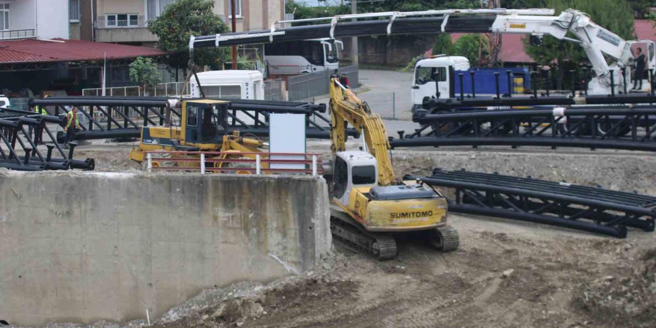 Sel Felaketinde Yıkılan Asma Köprünün Yerine Yeni Köprü Kuruluyor