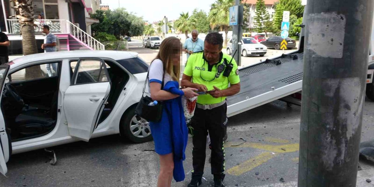 İki Otomobil Çarpıştı, Alkollü Çıkan Litvanyalı Sürücünün Ehliyetine El Konuldu