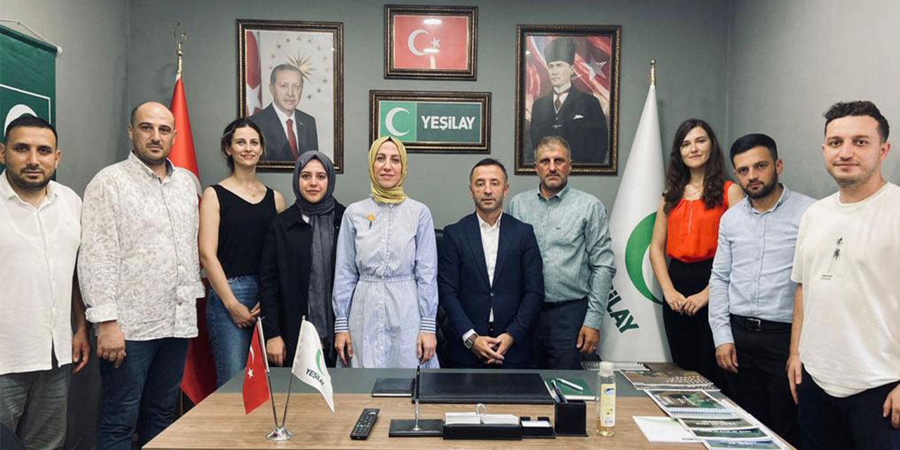 Bakan Yardımcısı Koçoğlu Memleketi Rize’de Genel Başkan Yardımcısı Olduğu Yeşilay’ı Ziyaret Etti