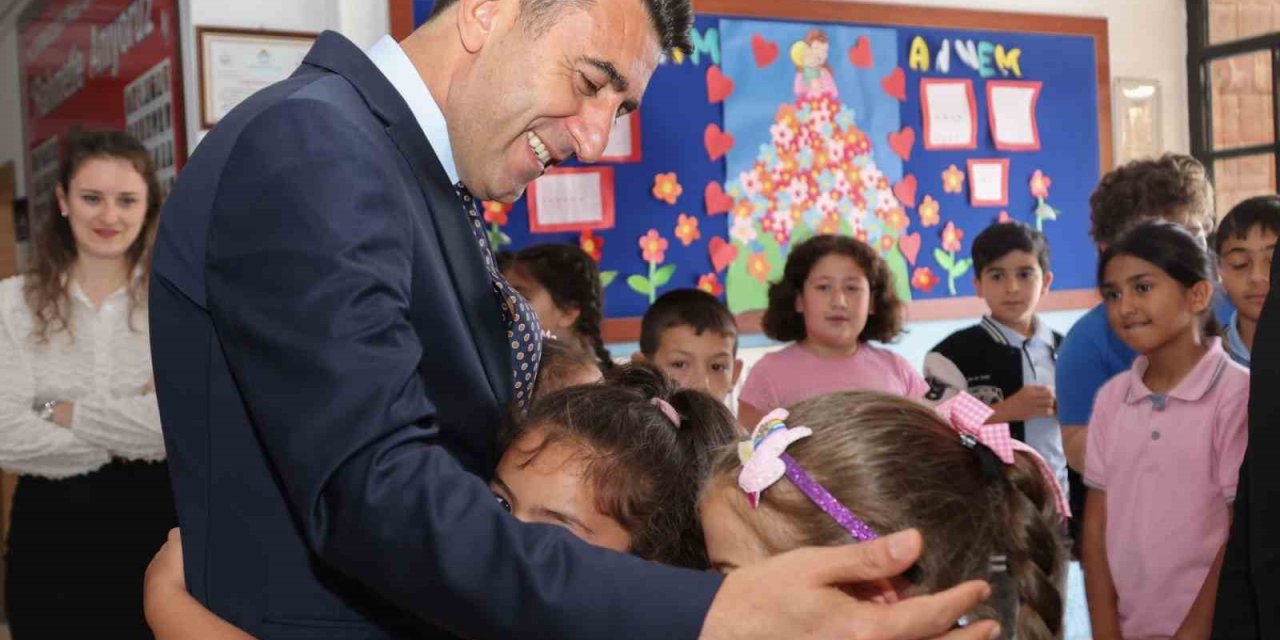 Sabah Mesaisine Öğrencilerle Başladı