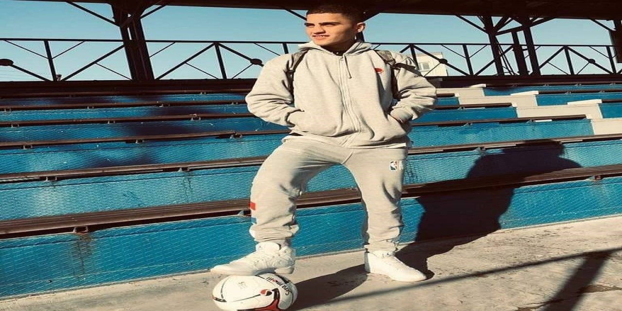 20 Yaşındaki Genç Halı Sahada Kalbine Yenildi