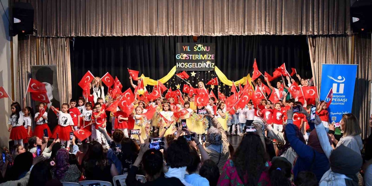 Miniklerden Yılsonu Gösterisi