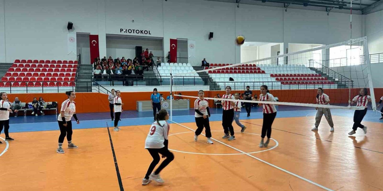 Afyonkarahisar’da Genç Sporcular Müdür Kasapoğlu İle Bir Araya Geldi