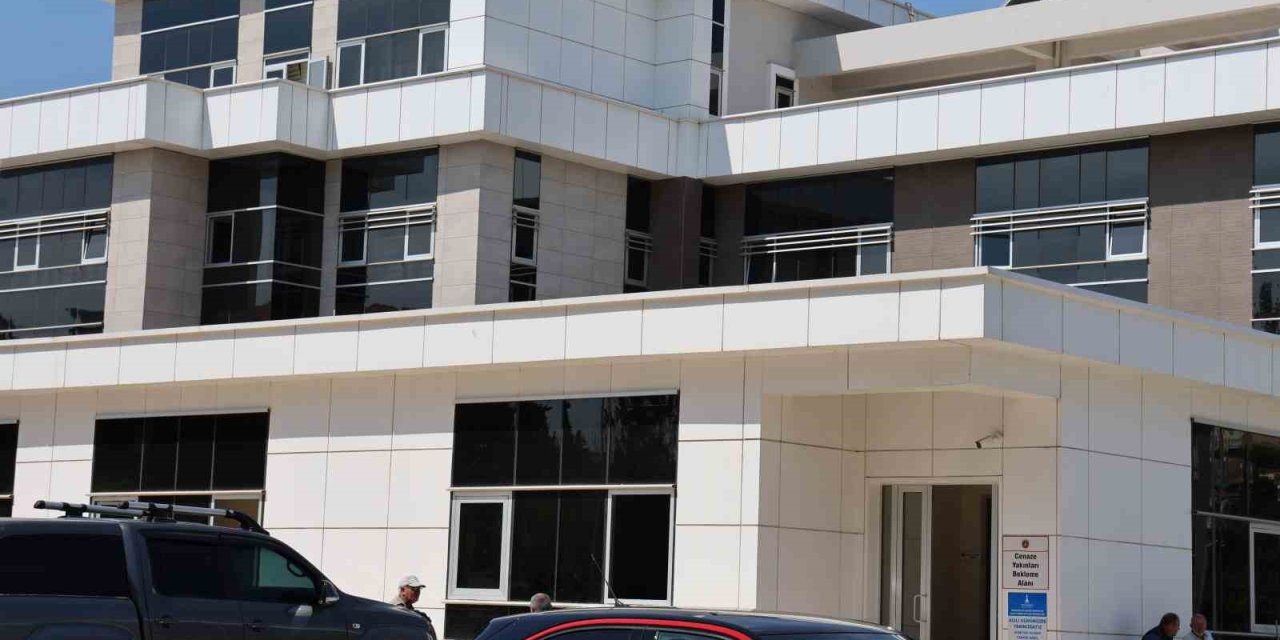 Anne Ve Babasını Uyuşturucu Parası İçin Katletmiş