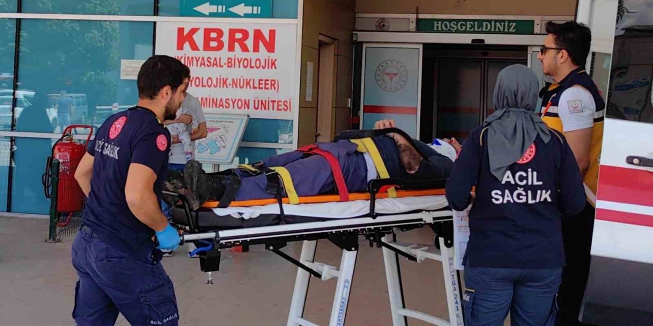 Şadırvanın Çatısından Düşen İmam Yaralandı