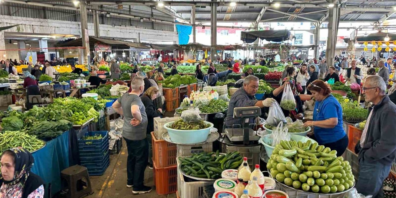 Halk Pazarı İlgisiz Kaldı