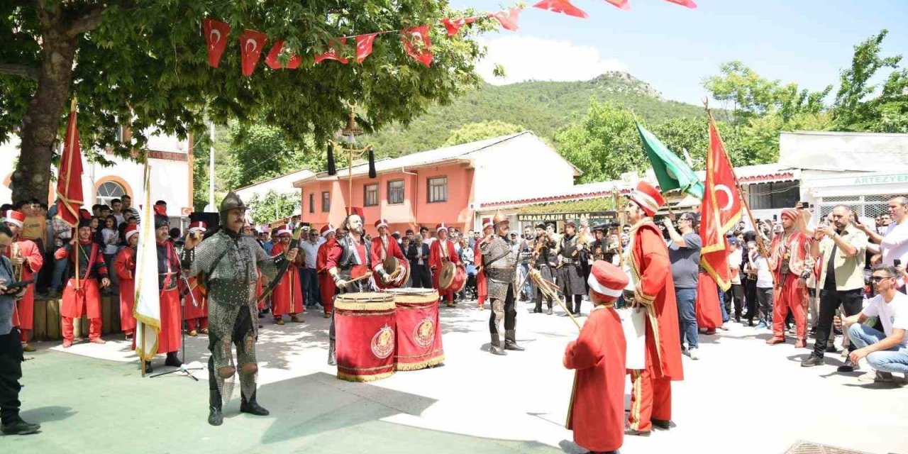 Barakfakih Hazretleri Kabri Başında Dualarla Anıldı
