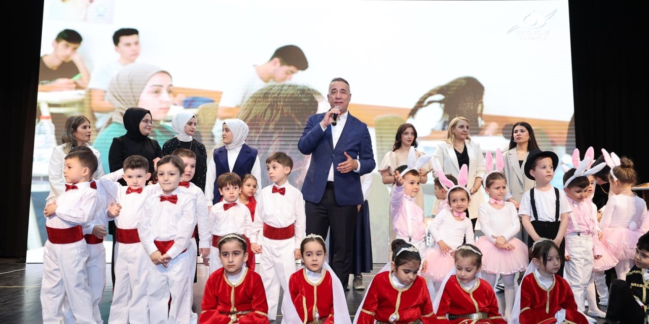 Sultangazi’de Minikler Yıl Sonu Gösterisi Heyecanı Yaşadı