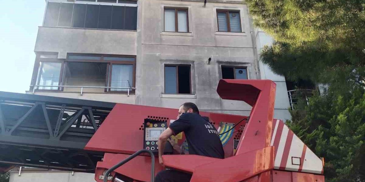 Kartal’da Sabah Saatlerinde Korkutan Yangın : 1 Kişi Öldü