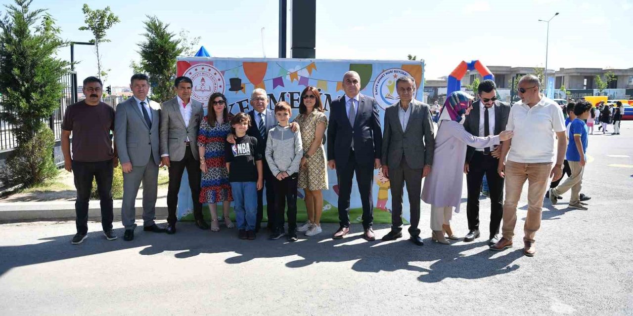 Başkan Büyükkılıç, Minik Öğrencilerin Geleneksel Bahar Şenliğine Katıldı