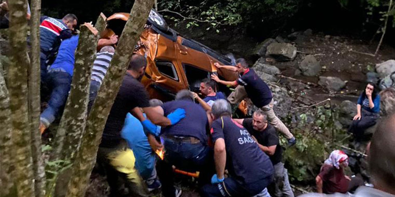 Giresun'da dere yatağına devrilen otomobilde 1 ölü, 2'si ağır 4 yaralı