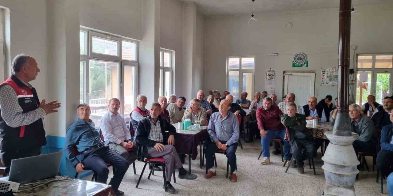 Eskişehir’de Yaprağı Yenen Sebzelerde Kalıntıyla Mücadele Eğitimi Sürüyor