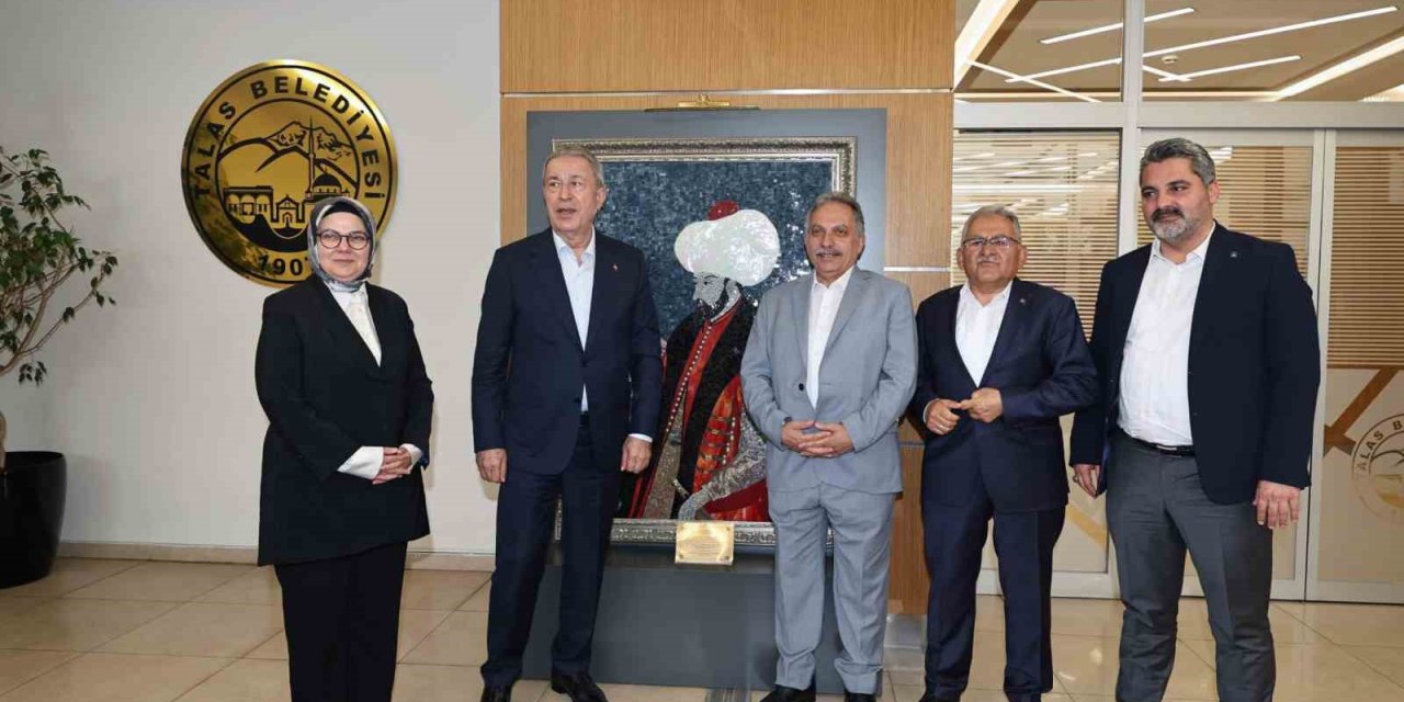 Hulusi Akar’dan Başkan Yalçın’a Tebrik Ziyareti