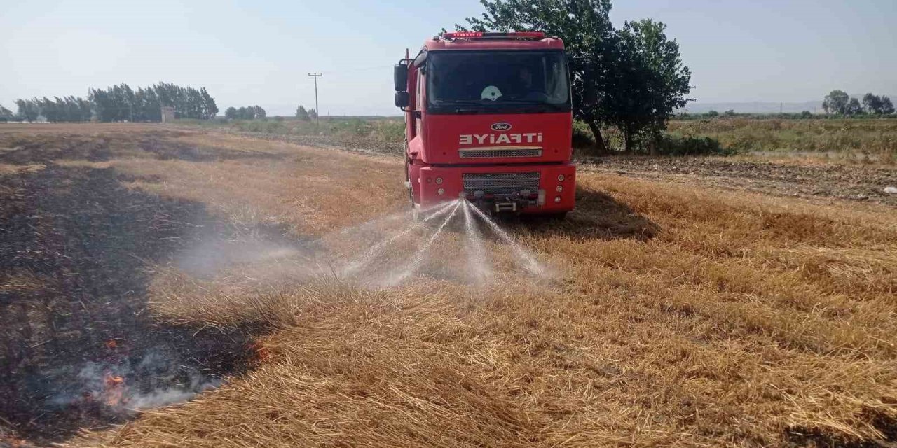 Antakya’da Anız Yangını Söndürüldü
