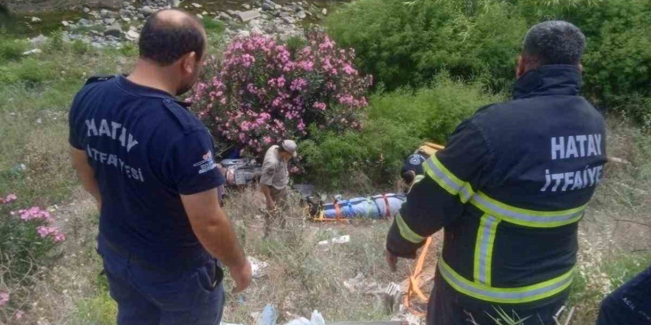 Hatay’da Motosiklet Uçuruma Yuvarlandı: 1 Yaralı