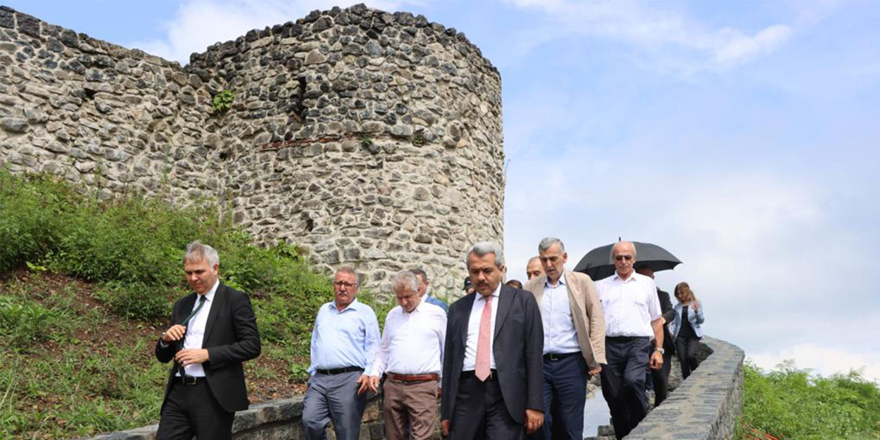 Rize Valisi İhsan Selim Baydaş Pazar'da incelemelerde bulundu