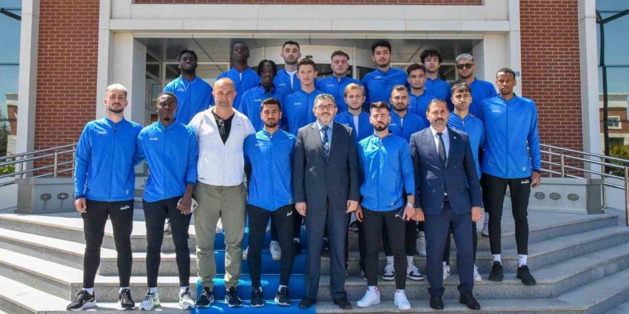 Bşeü Futbol Takımı Play-off Müsabakalarında