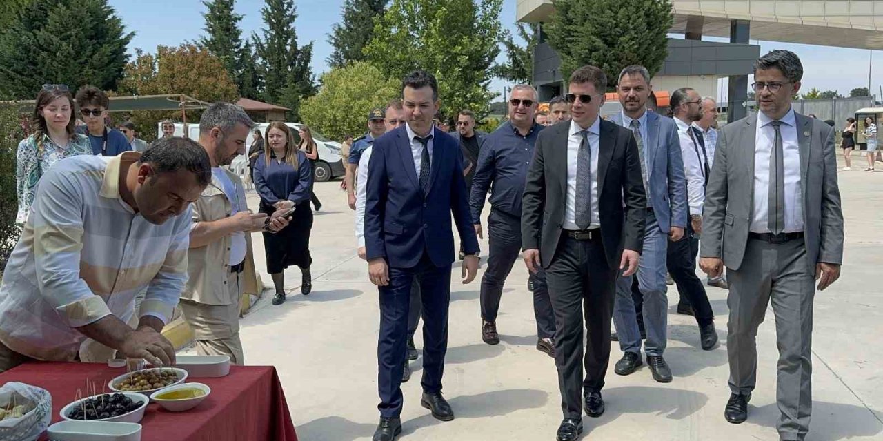 Ezine’de Geleceğe Yatırım: Gıda İhtisas Osb Meslek Yüksekokulu Günleri Coşkuyla Kutlandı