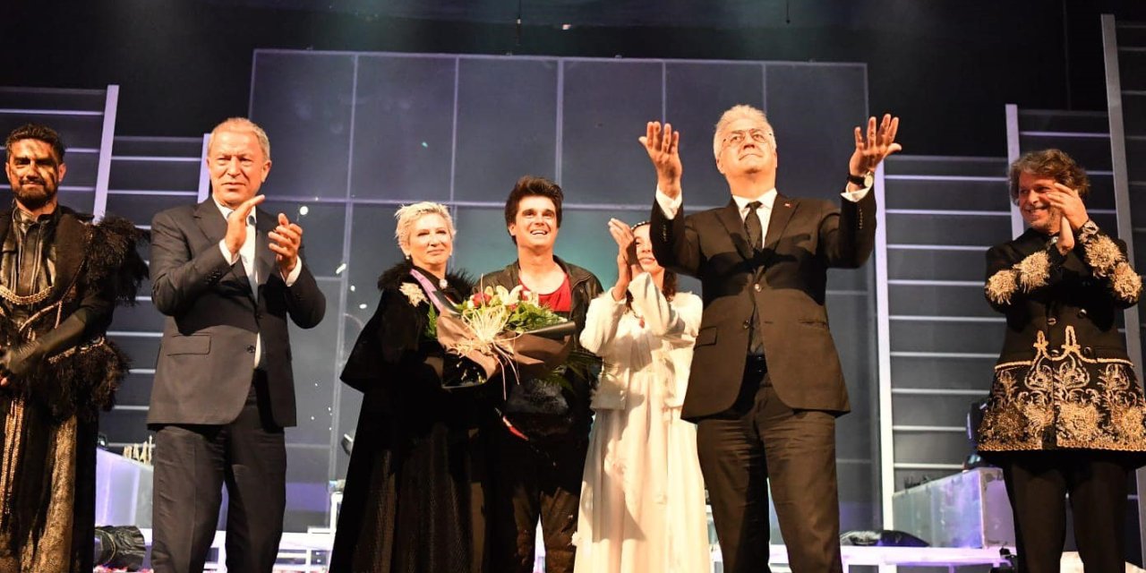 Büyükkılıç, Akar Ve Karadağlı Tiyatro Söyleşisinde Gençlerle Buluştu, Birlikte Tiyatro İzledi