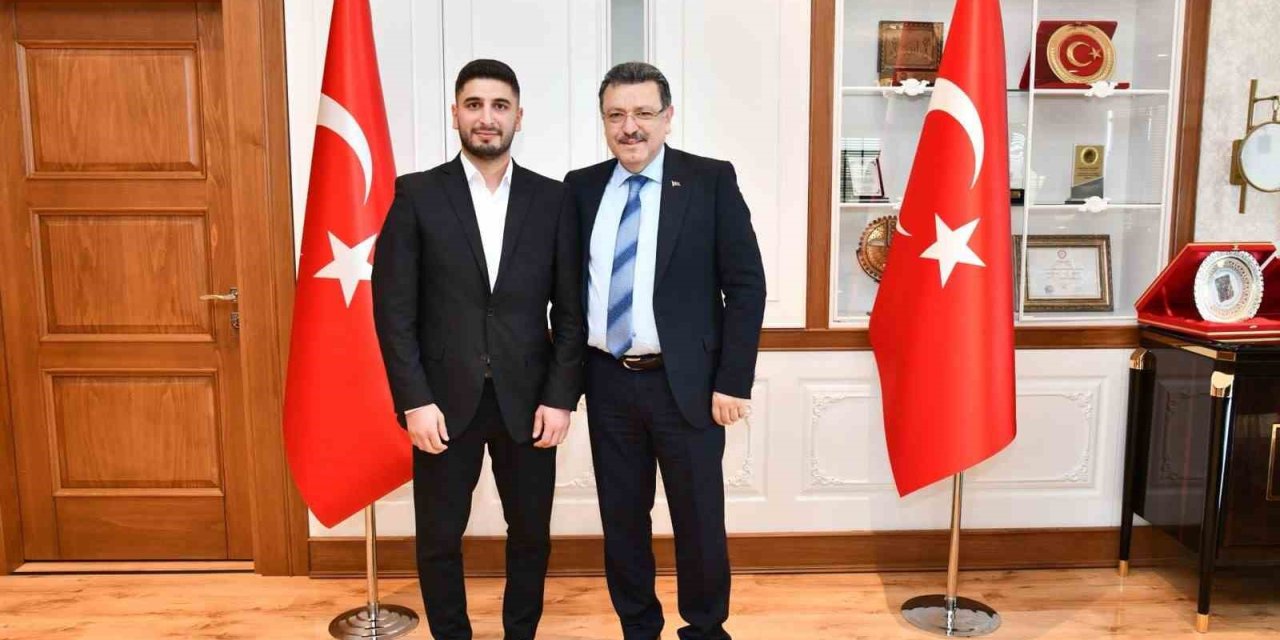 Başkan Genç Hayat Kurtaran Belediye Personelini Ödüllendirdi